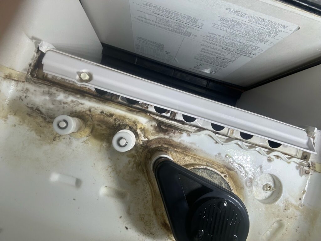 Mould and dirt inside an ice making machine